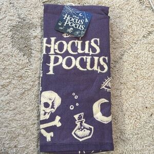 Hocus Pocus  Disney Halloween hand towels Set of 3 NEW